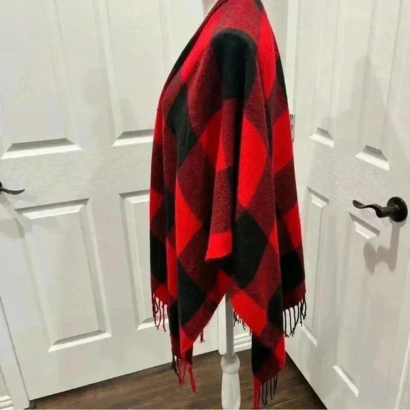 Blanket wrap / scarf in red and black plaid.  Fall, football, cozy - Picture 5 of 5